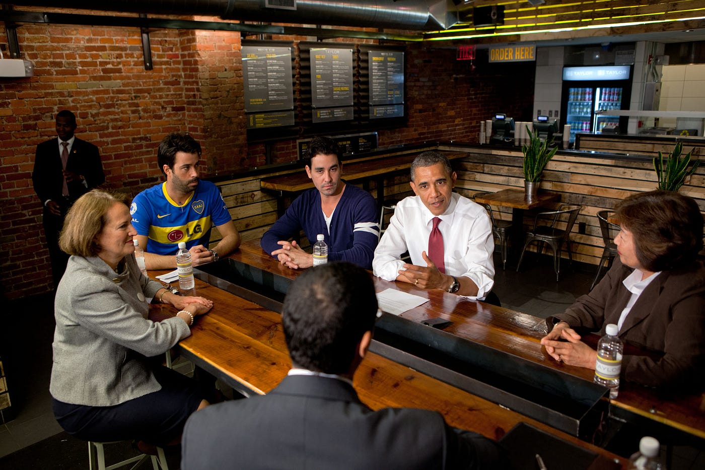 President Obama meeting with small business owners / The White House Archives / The White House